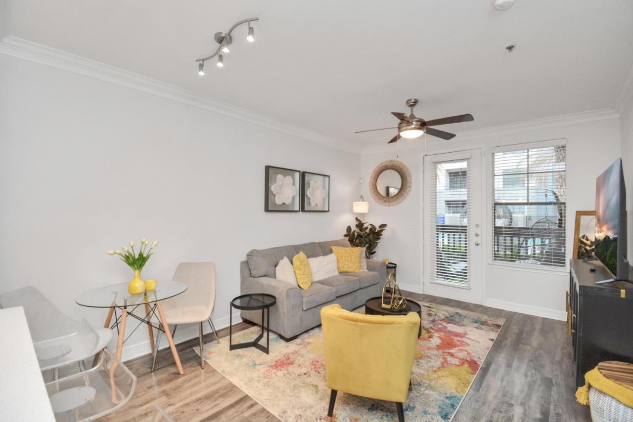 Apartment The Sunshine Oasis Near Rice Village In Houston!