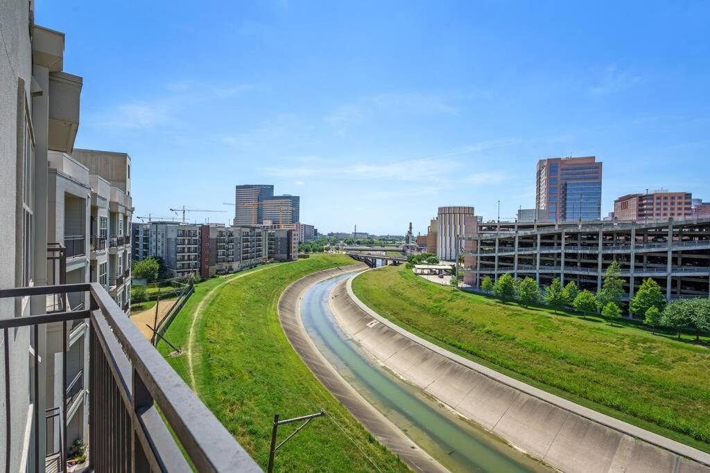 Apartment 1 Bedroom Modern Escape Mins Fromtx Med Center Free Parking Houston