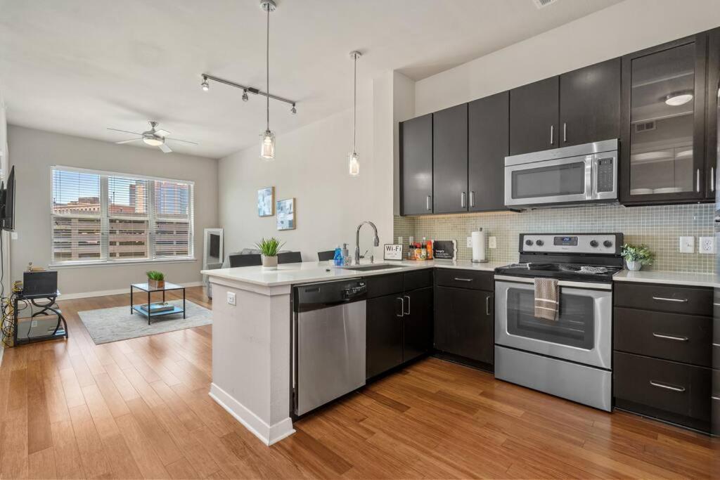 1 Bedroom Modern Escape Mins Fromtx Med Center Free Parking