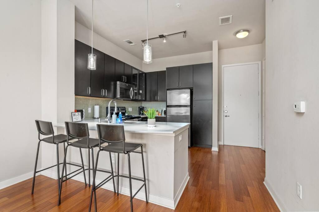 Apartment 1 Bedroom Modern Escape Mins Fromtx Med Center Free Parking