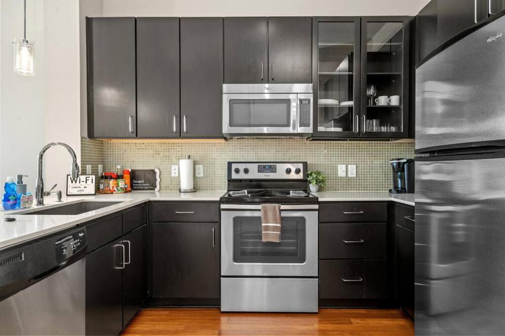 1 Bedroom Modern Escape Mins Fromtx Med Center Free Parking *