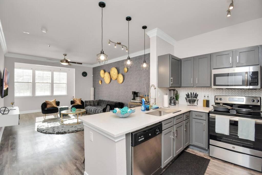 Luxury 1br ,nrg ,downtown ,med Center,galleria Apartment *