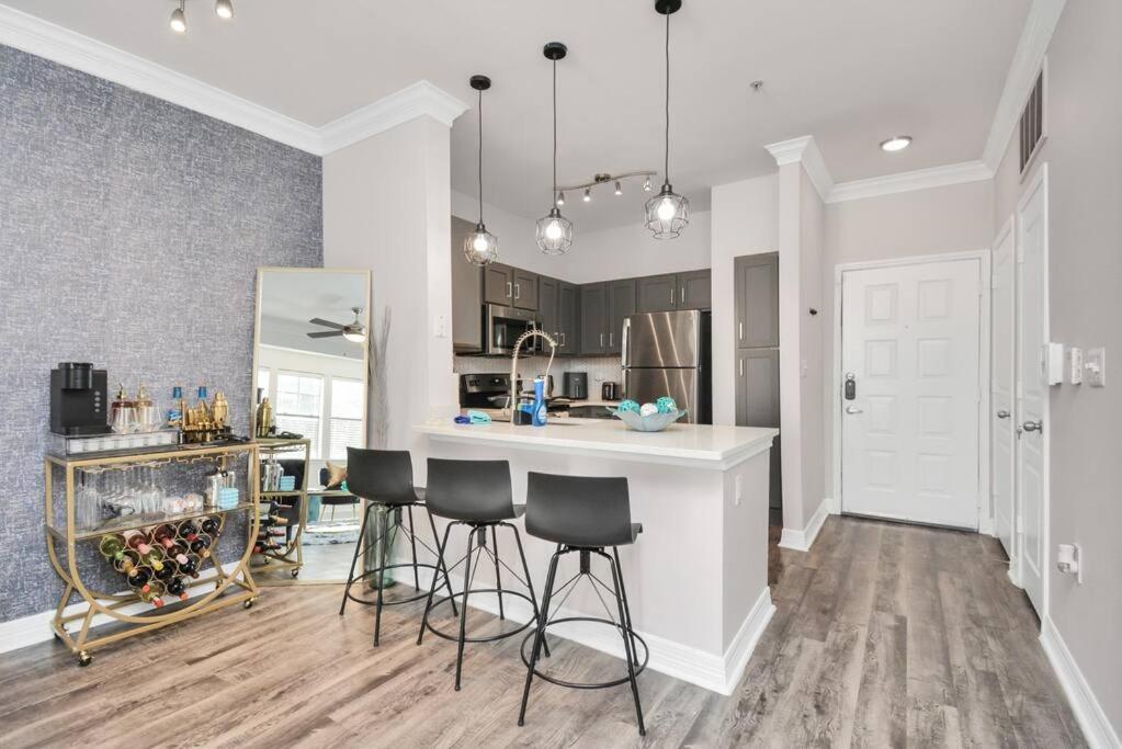Apartment Luxury 1br ,nrg ,downtown ,med Center,galleria *