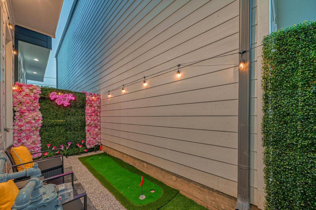 Villa Elegant 3br Haven- Games, Luxury & Lush Garden
