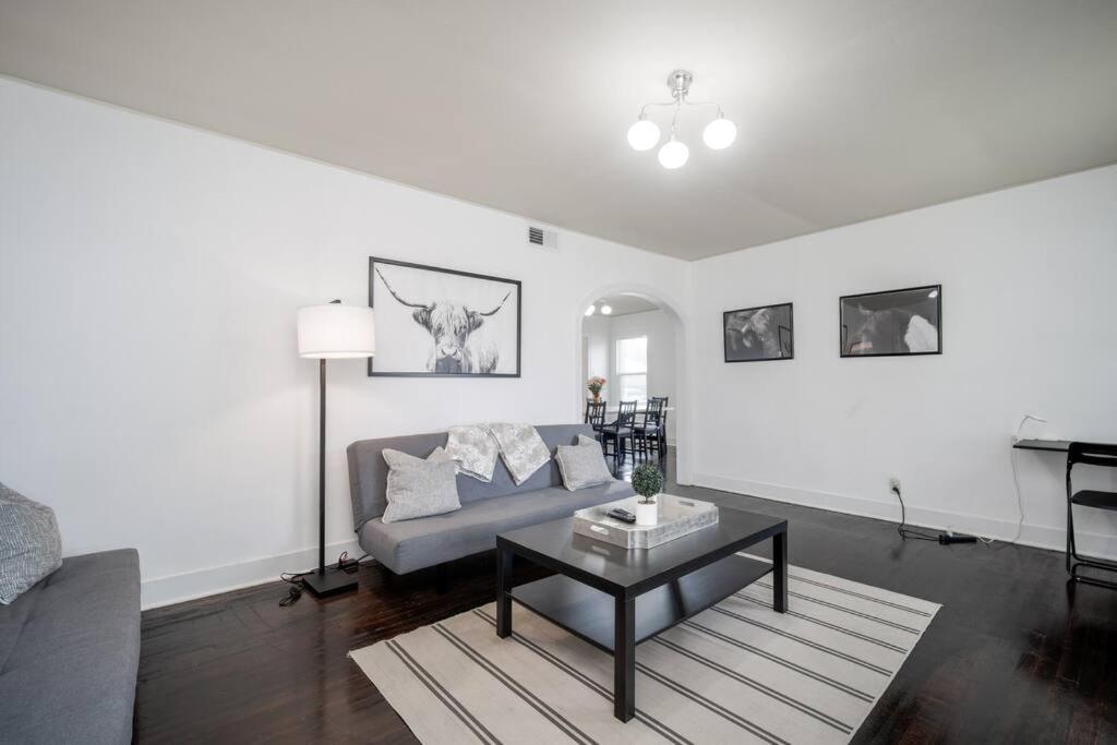 Trendy In Downtown - Near Montrose *