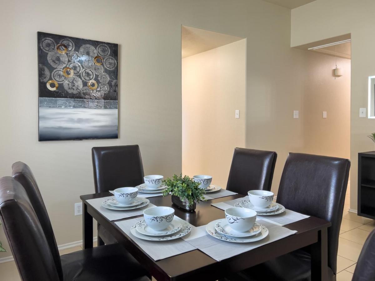 Holiday home Comfortable Work-ready 4br Suburban