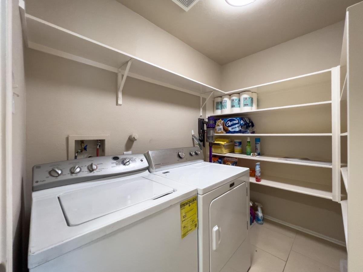 Holiday home Comfortable Work-ready 4br Suburban