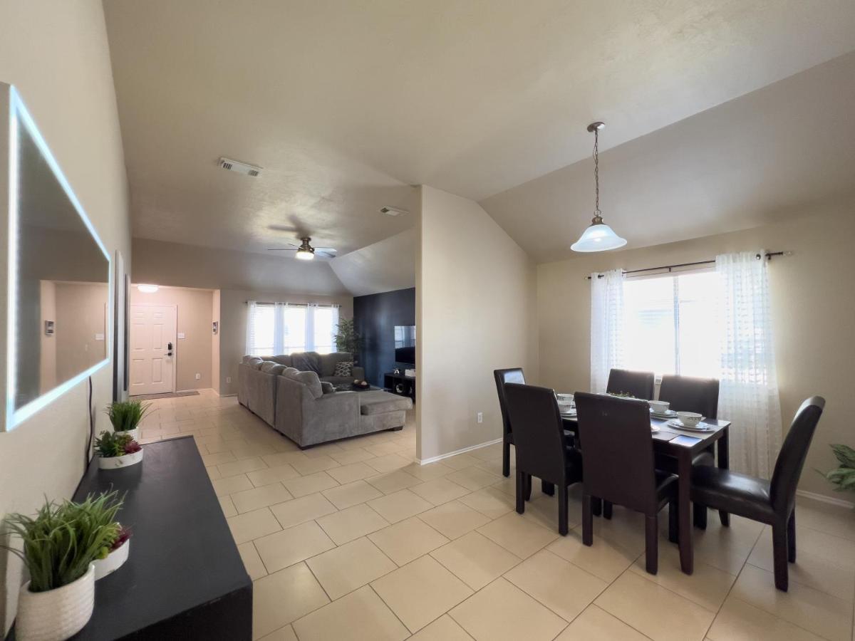 Comfortable Work-ready 4br Suburban