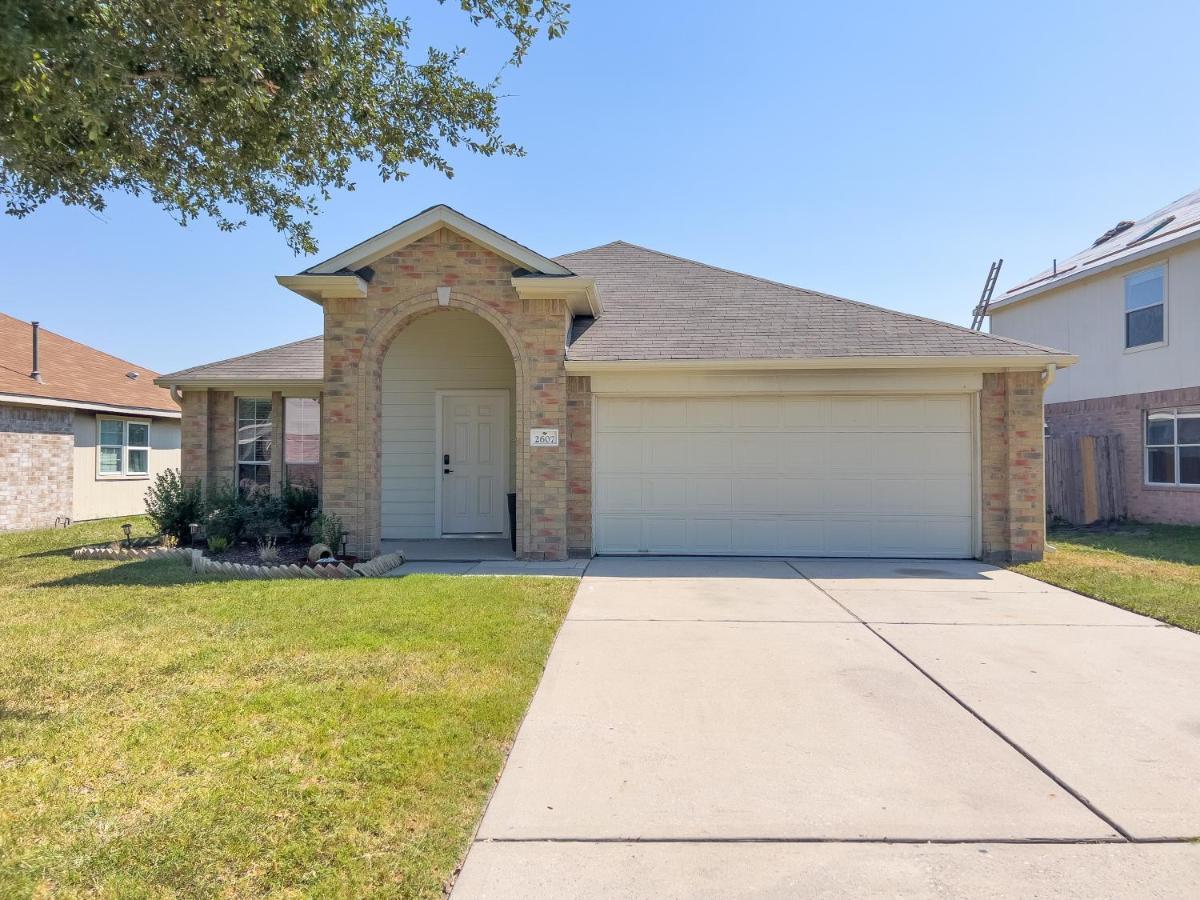 Holiday home Comfortable Work-ready 4br Suburban