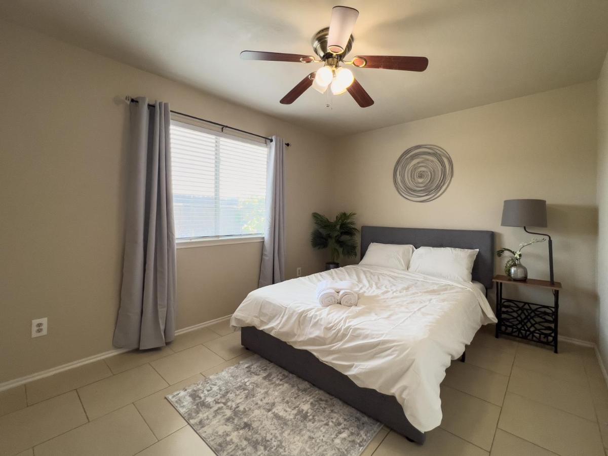 Comfortable Work-ready 4br Suburban Holiday home