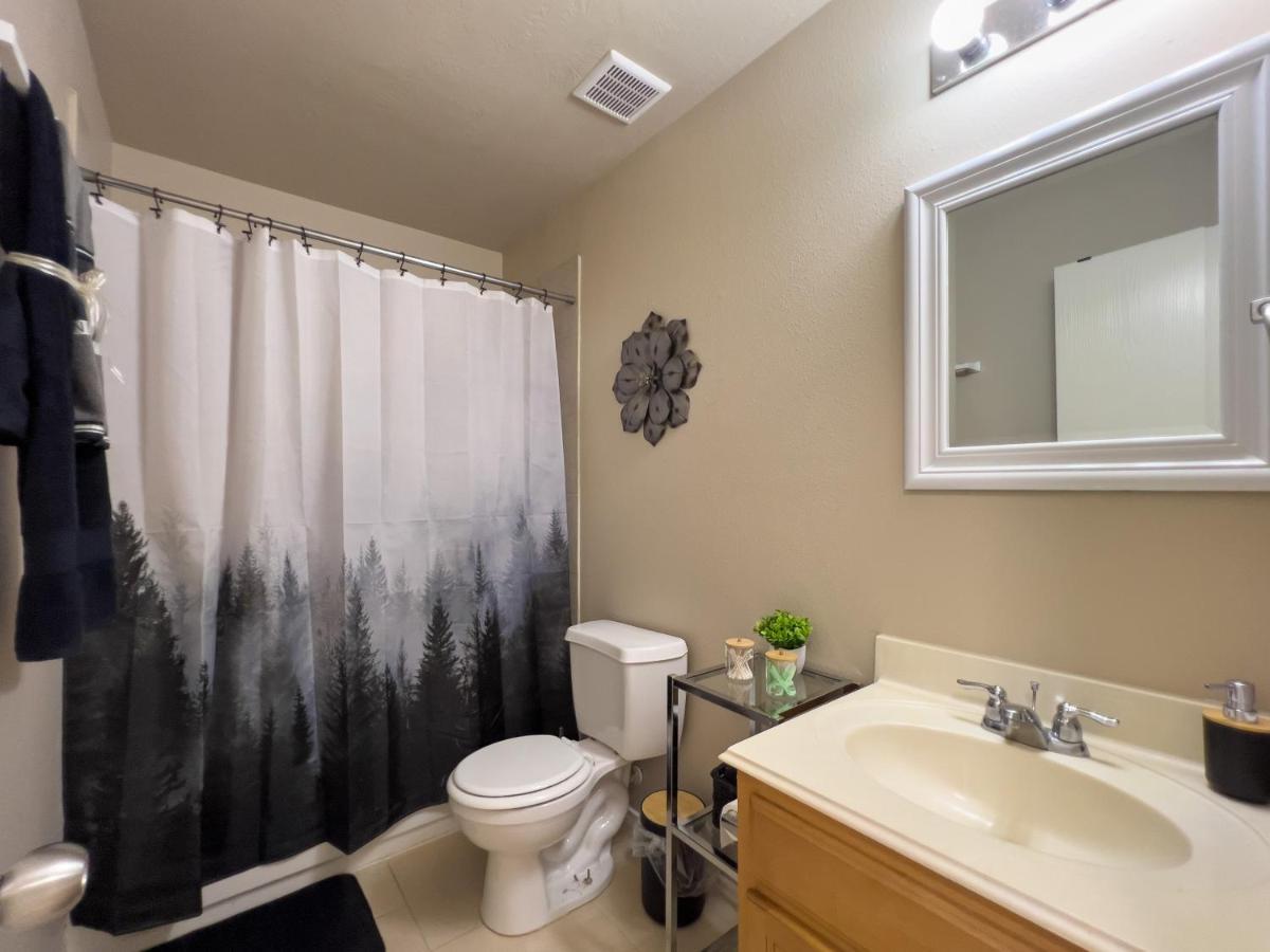 Holiday home Comfortable Work-ready 4br Suburban