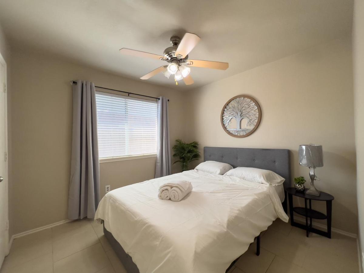 Holiday home Comfortable Work-ready 4br Suburban