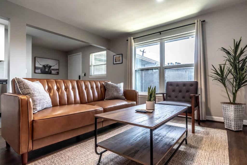 Roomy Urban Montrose! Free Parking #16 * Houston