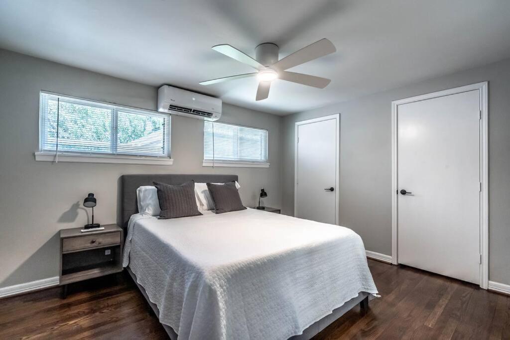 Roomy Urban Montrose! Free Parking #16 *