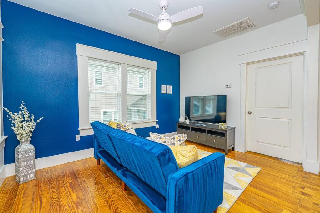 Apartment East Downtown Private Restored Historic Apartment_ *