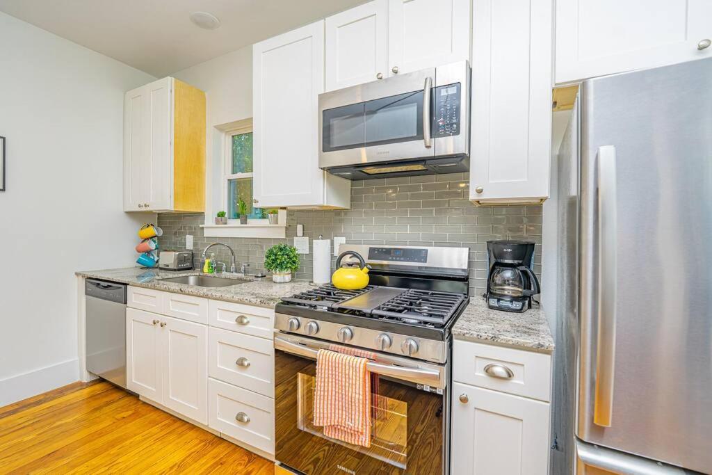 Apartment East Downtown Private Restored Historic Apartment_ *