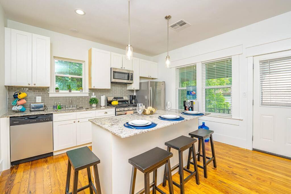 Apartment East Downtown Private Restored Historic Apartment_ Houston