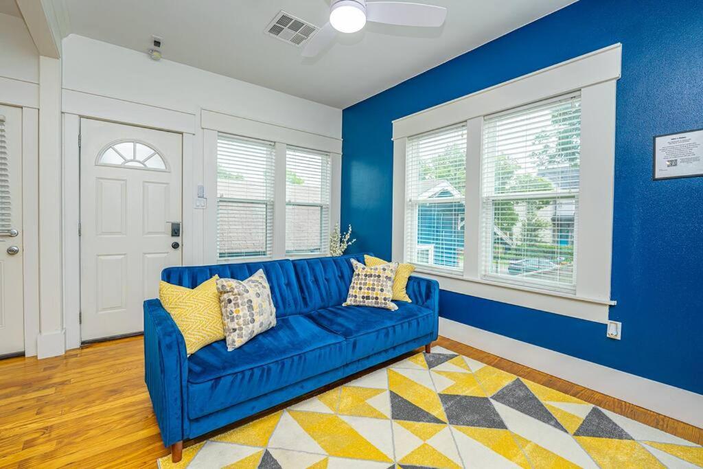East Downtown Private Restored Historic Apartment_ * Houston