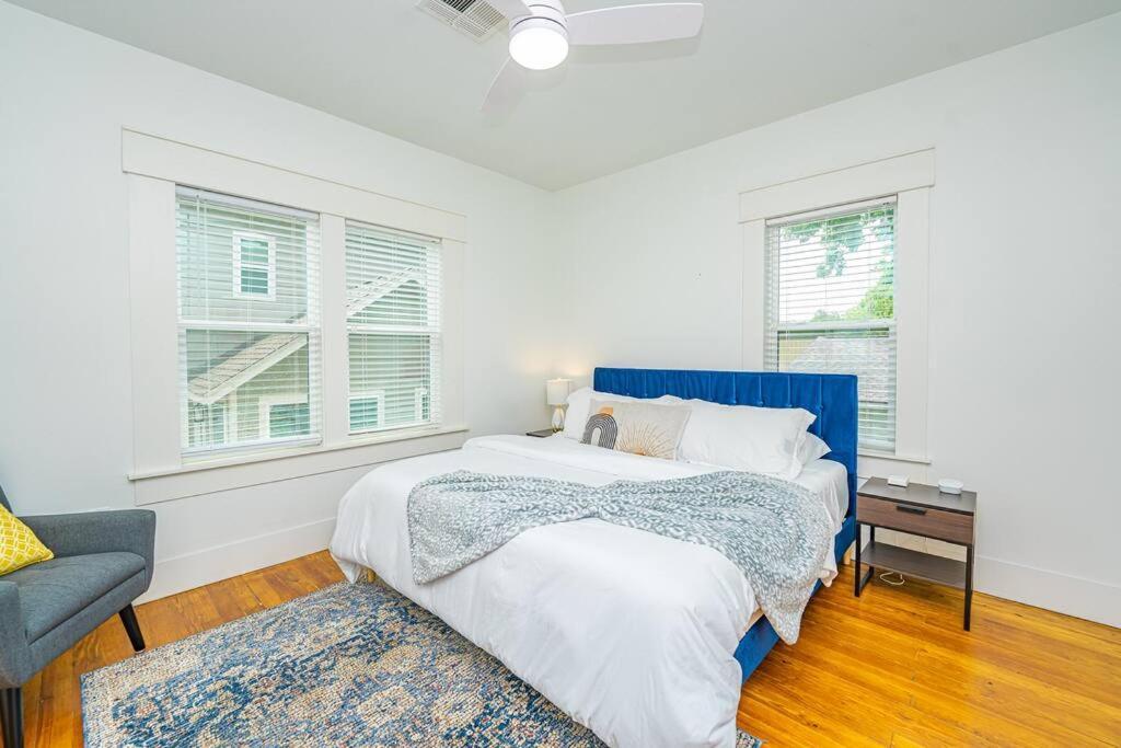 East Downtown Private Restored Historic Apartment_ Apartment *
