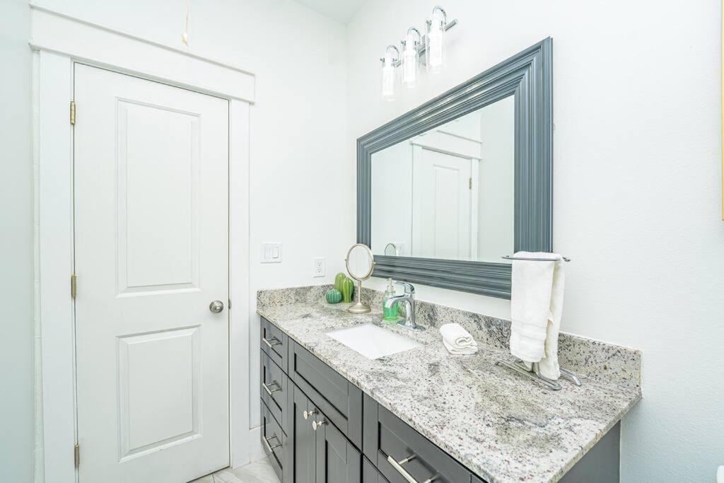 Apartment East Downtown Private Restored Historic Apartment_ Houston
