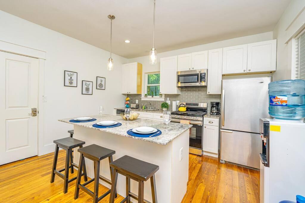 East Downtown Private Restored Historic Apartment_ Houston