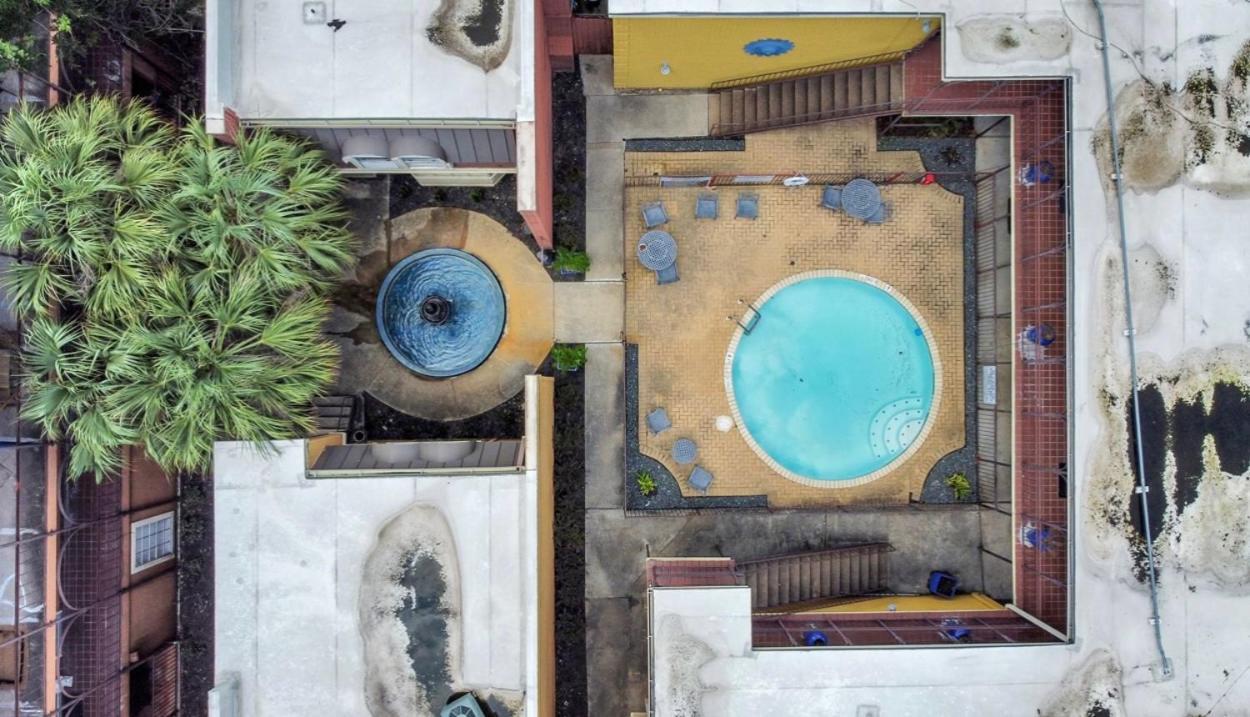 Stunning Private In Town Bed & Breakfast Houston