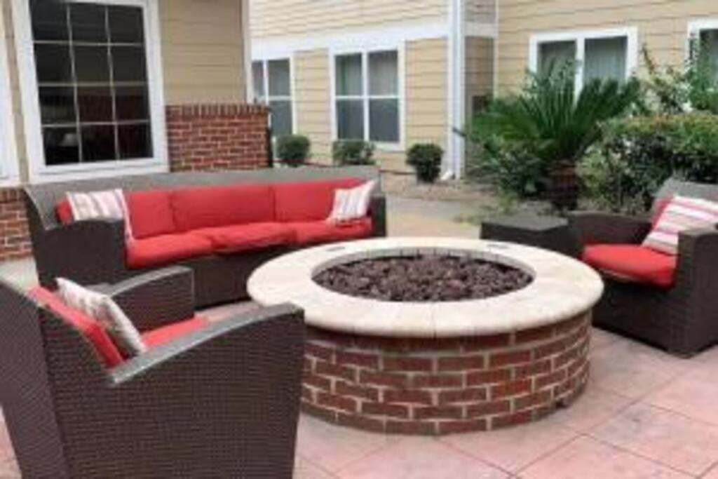 The Holistic Escape W/fast Wifi & Free Parking
