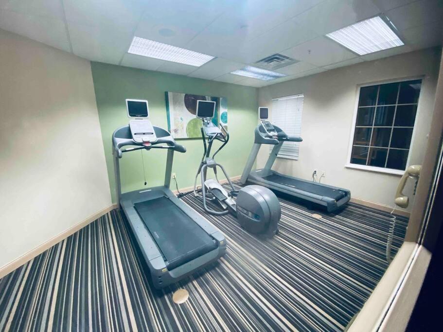 The Holistic Escape W/fast Wifi & Free Parking * Houston