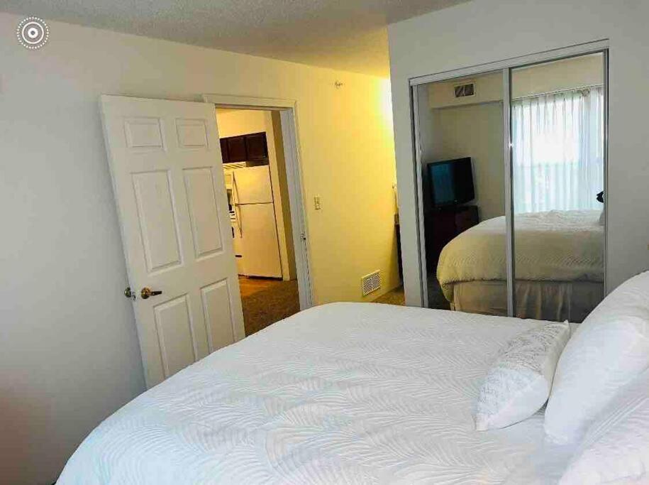 The Holistic Escape W/fast Wifi & Free Parking Houston