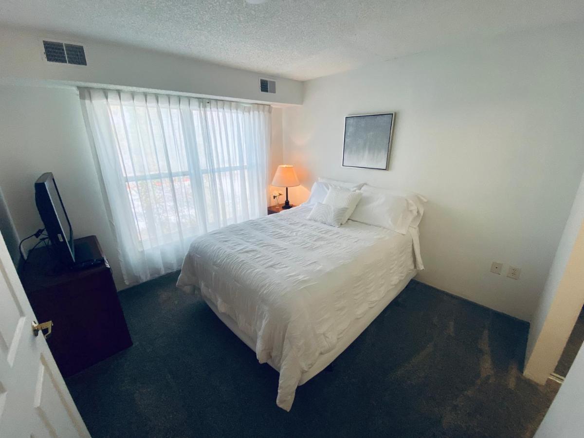 The Holistic Escape W/fast Wifi & Free Parking Apartment Houston