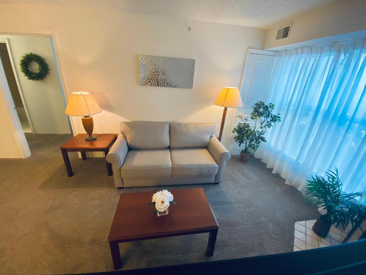 The Holistic Escape W/fast Wifi & Free Parking *