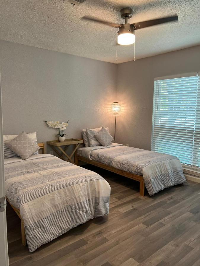 Spacious N Cozy 3 Bedroom // 15 Min From Downtown Apartment Houston