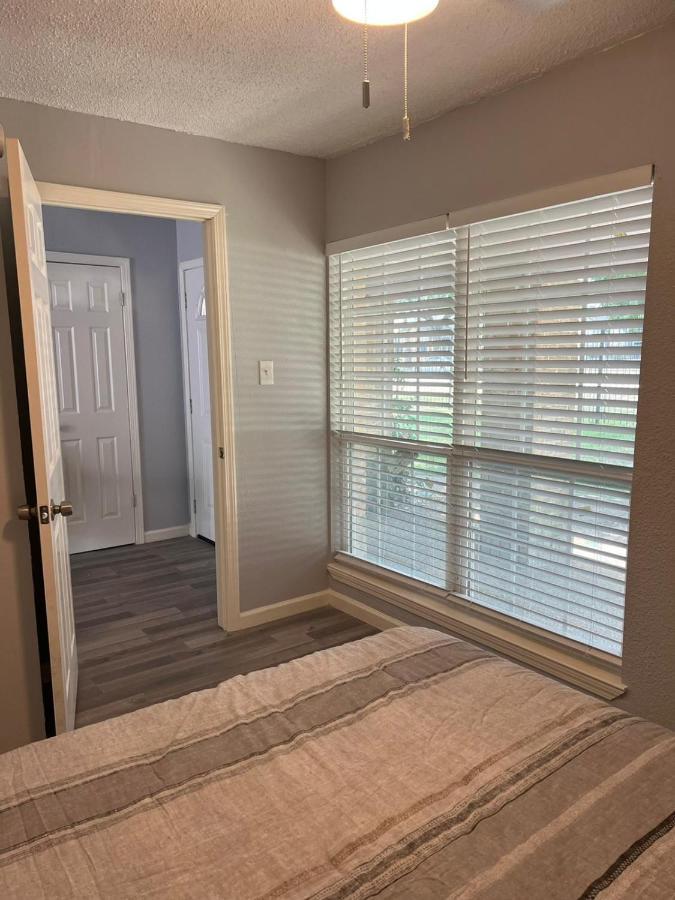 Spacious N Cozy 3 Bedroom // 15 Min From Downtown Houston