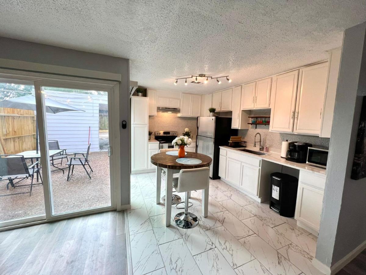 Spacious N Cozy 3 Bedroom // 15 Min From Downtown Houston