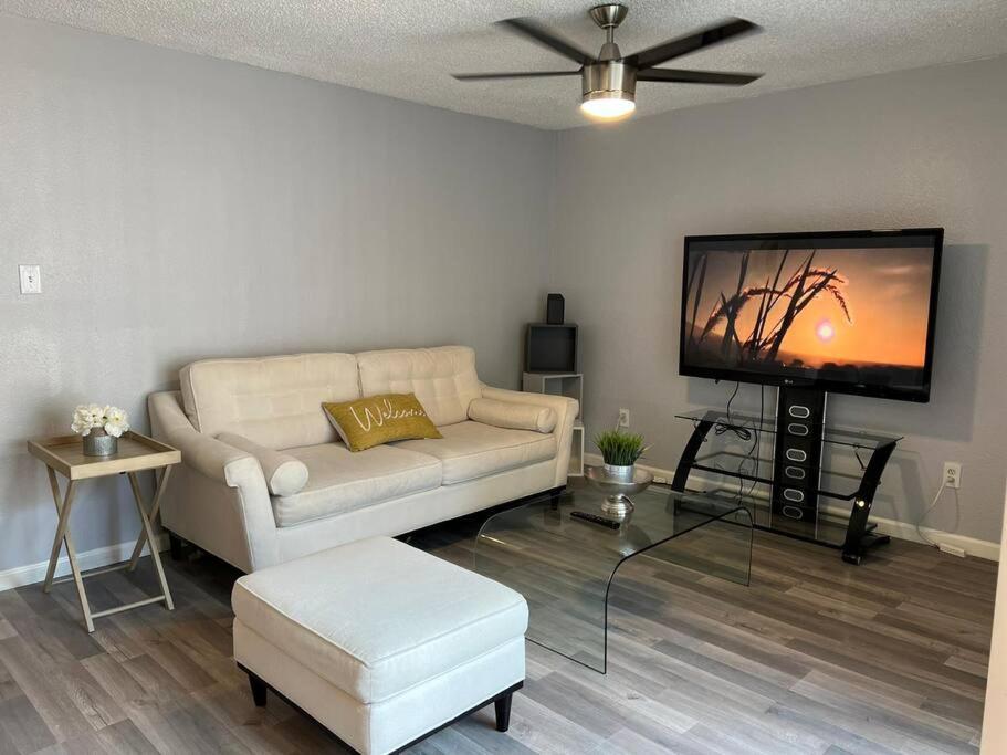 Spacious N Cozy 3 Bedroom // 15 Min From Downtown Houston