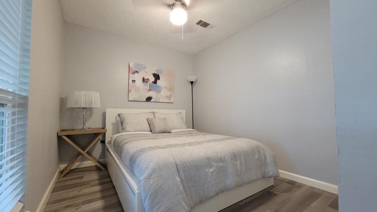 Spacious N Cozy 3 Bedroom // 15 Min From Downtown Houston