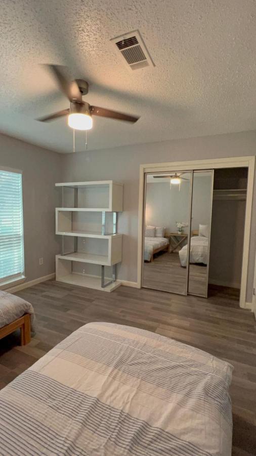 Spacious N Cozy 3 Bedroom // 15 Min From Downtown *
