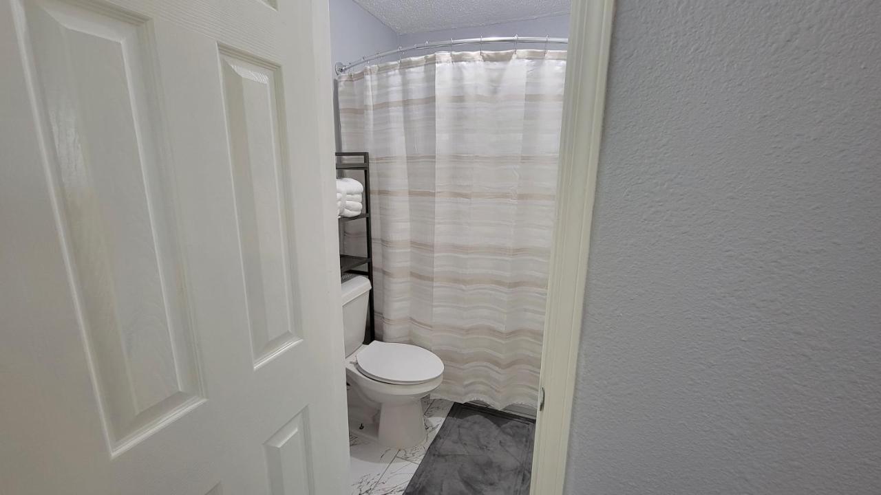 Apartment Spacious N Cozy 3 Bedroom // 15 Min From Downtown *