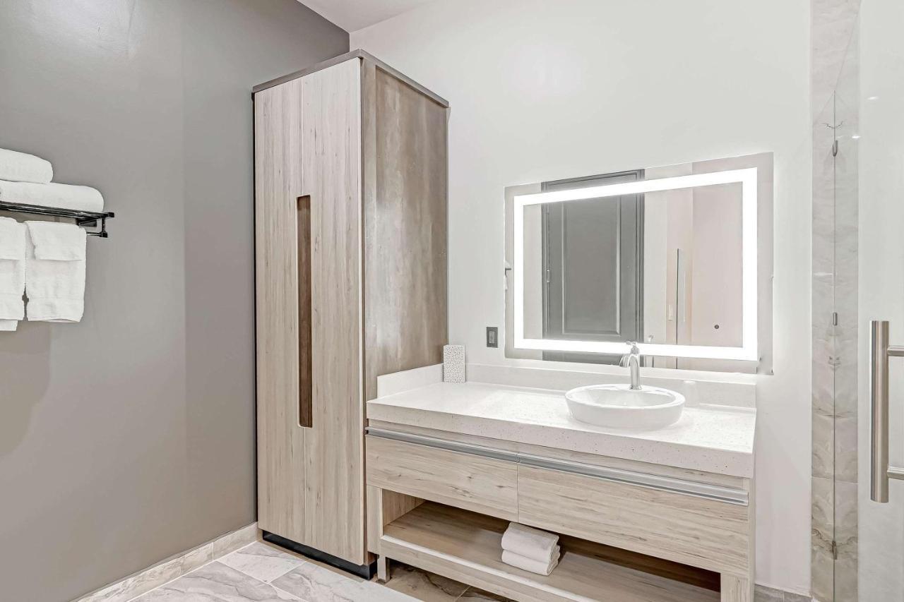 Surestay By Western Southeast Hotel 2*