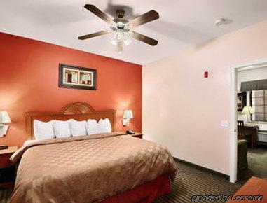 Knights Hobby Airport Hotel