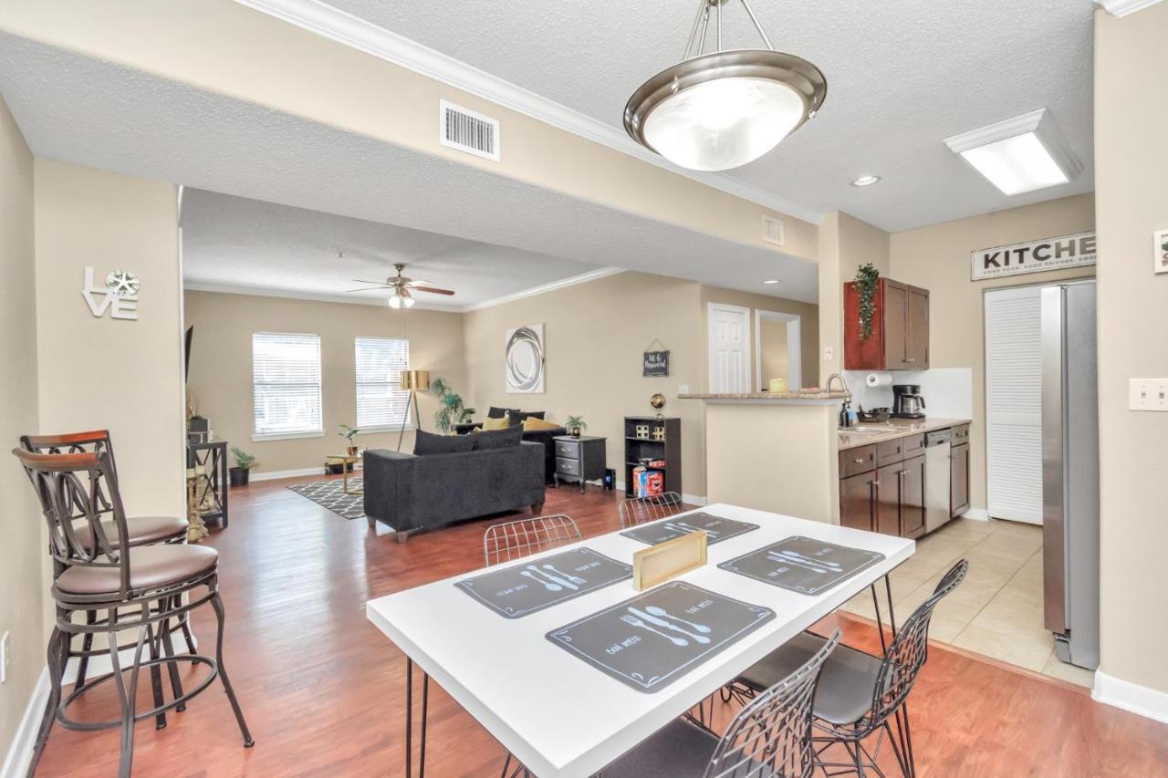 Medical Center Executive 2 Bedroom 2 Bathroom Apartment