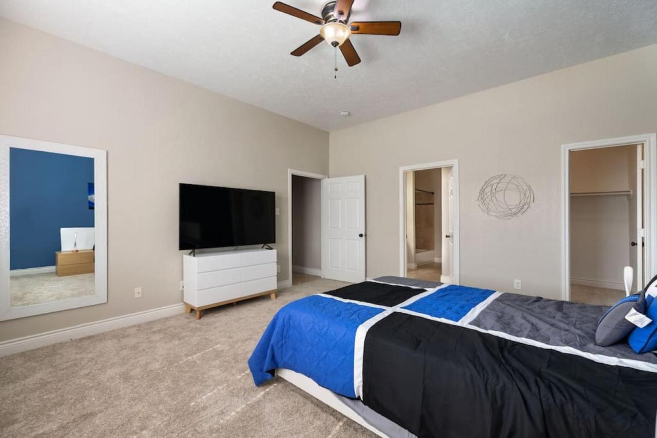 Stylish 3 Bedroom With Tons Of Games And 85 Inch Tv * Houston