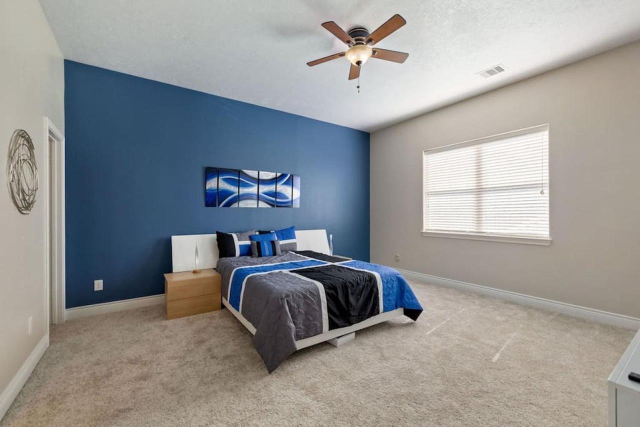 Holiday home Stylish 3 Bedroom With Tons Of Games And 85 Inch Tv *