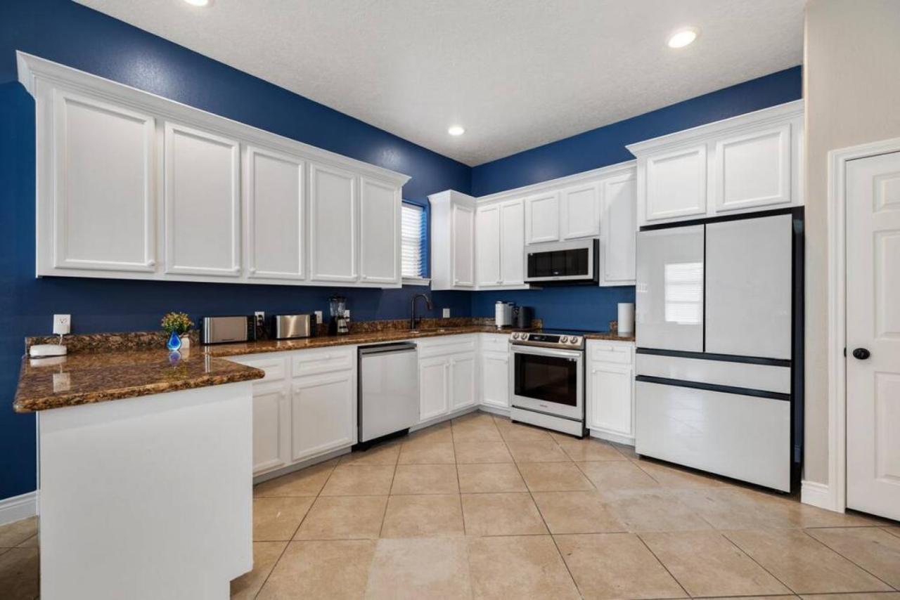 Holiday home Stylish 3 Bedroom With Tons Of Games And 85 Inch Tv Houston