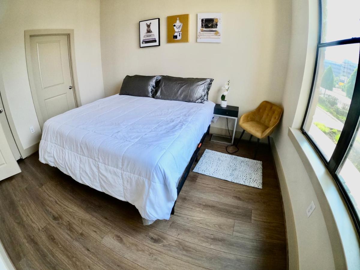 5 Mins To Med Center, Comfy King Beds, Wifi,gym,pool Houston