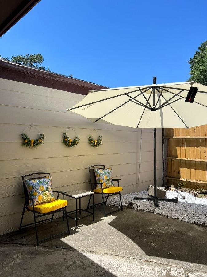 Apartment Centrally Located Retreat! Sleeps 8, 10 Min To Downtown, Free Parking *