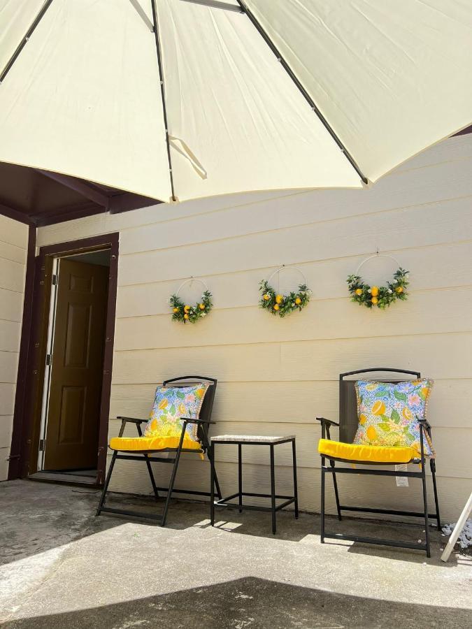 Centrally Located Retreat! Sleeps 8, 10 Min To Downtown, Free Parking *