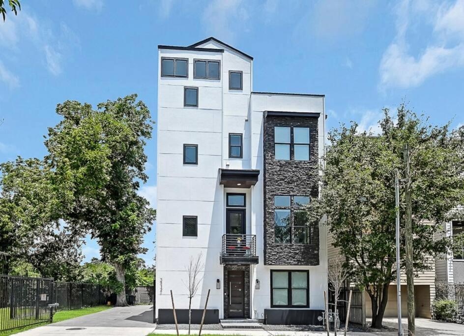 Holiday home Luxury At The Heights~close To Downtown *