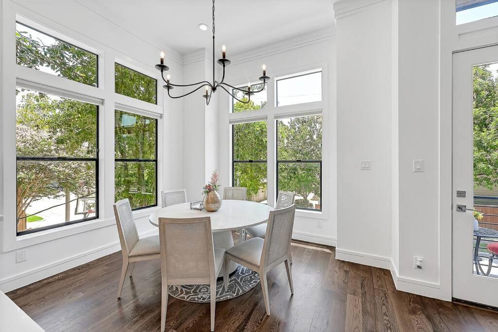 Luxury At The Heights~close To Downtown Holiday home