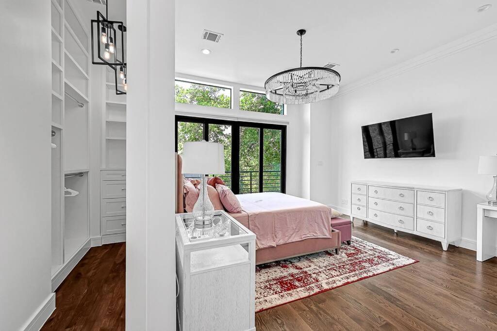 Holiday home Luxury At The Heights~close To Downtown